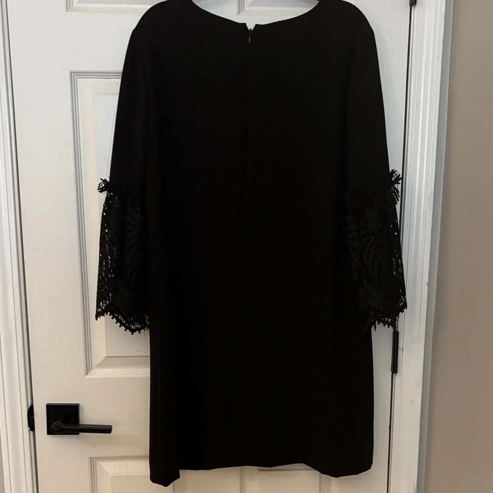 Tahari ASL Black Lace Bell-Sleeve Shift Dress - 16 - Picture 5 of 6